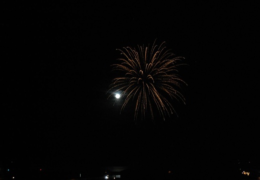 2014-07-13 23-58-36 feu artifice