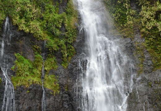 2014-12-26 16-30-30 Tahiti cascades