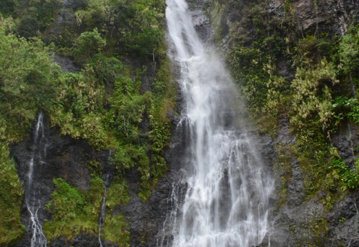 2014-12-26 16-29-55 Tahiti cascades